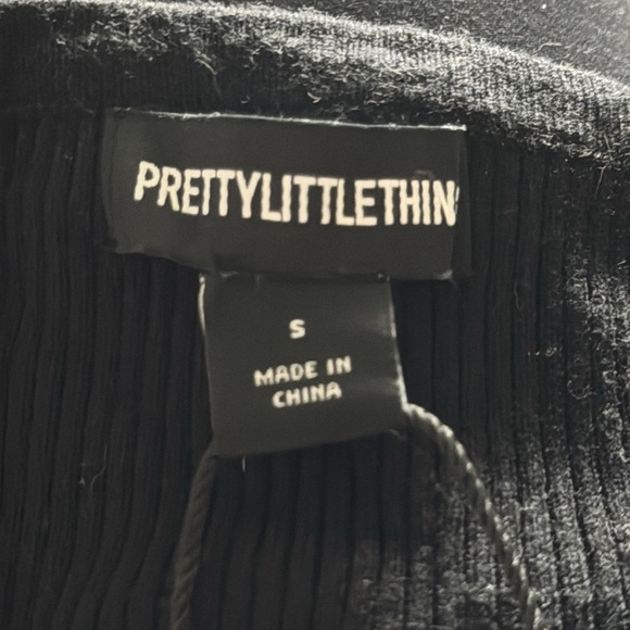 Pretty Little Thing black cropped cardigan feather trim hook and eye Sz S‎ new - Picture 9 of 11